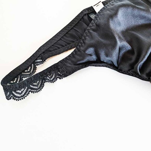 Intimissimi Silk and Lace String in Black - Picture 5 of 10